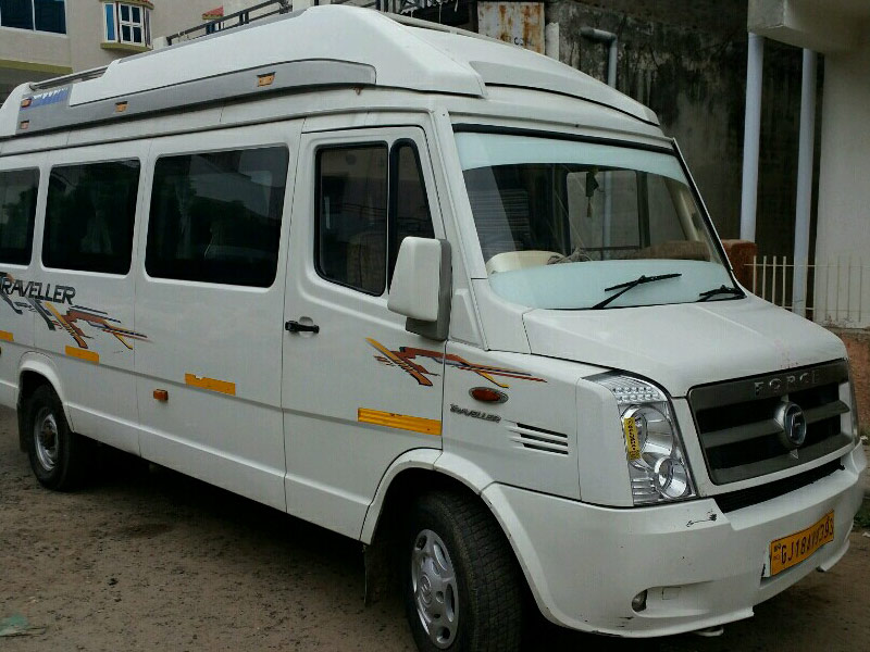 Tempo Traveller 13 Seater PKN With Extra luggage